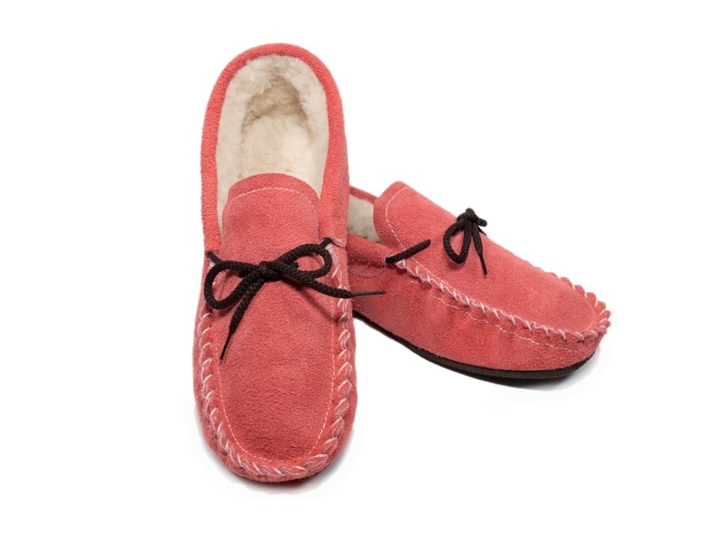Babucha mocasín de serraje forrado y con suela mujer