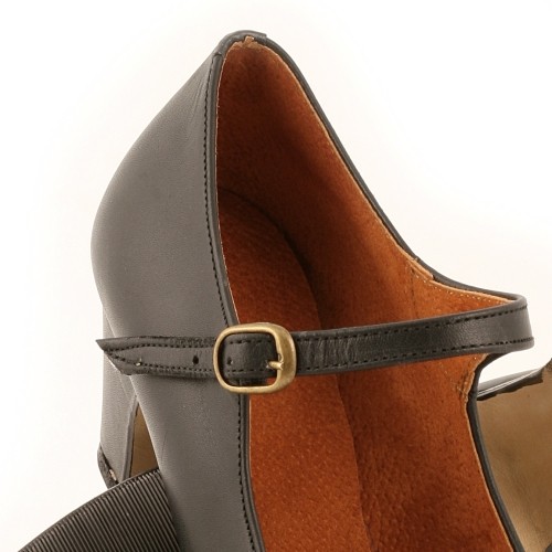 OUTLET - Zapato flamenco SEMI-PROFESIONAL piel con correa y claveteado